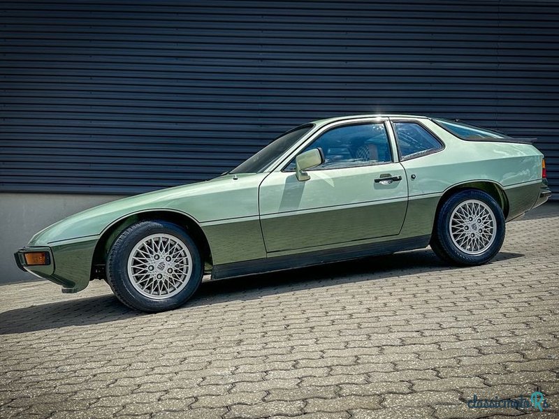 1980' Porsche 924 photo #1