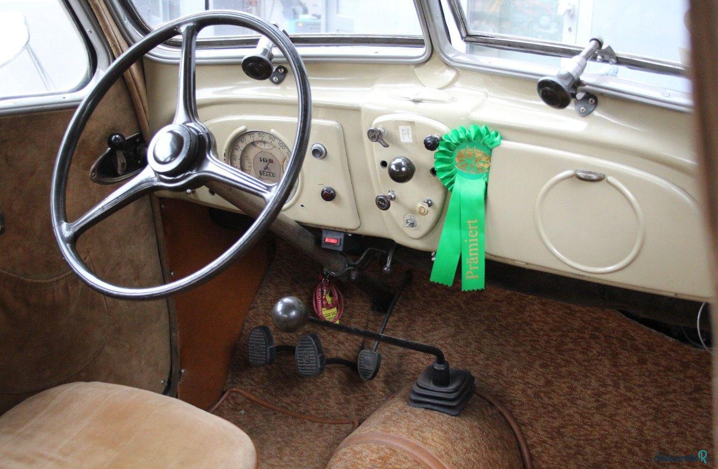 1938' Peugeot 402 photo #2