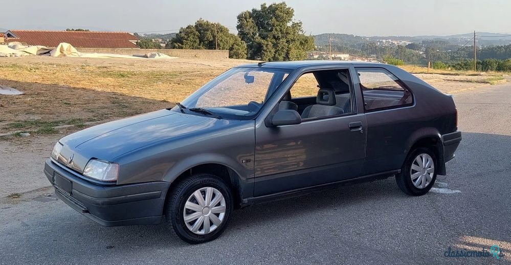 1989' Renault 19 1.2 Rt photo #2