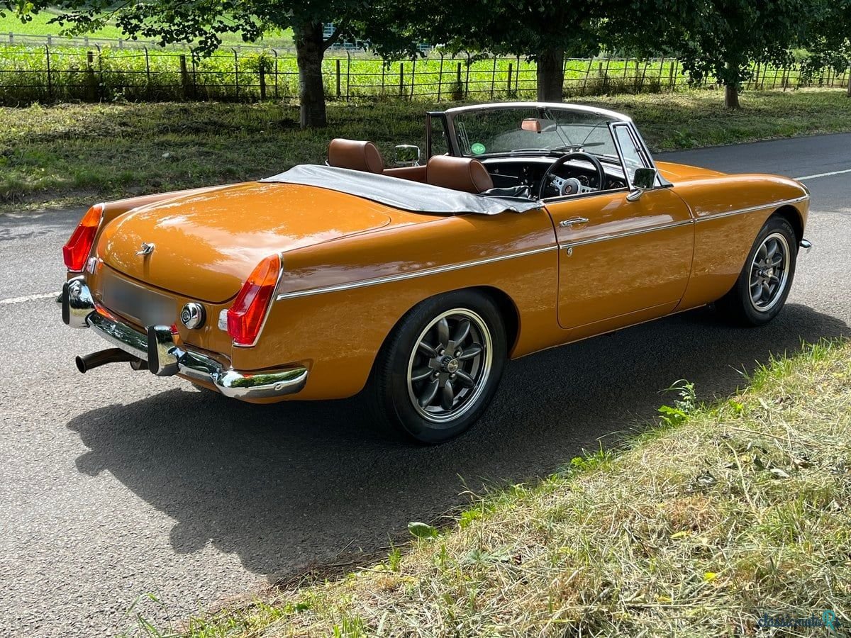 1974' MG MGB photo #6