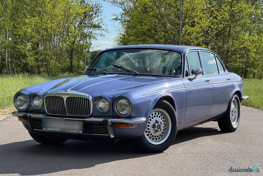 1977' Jaguar XJ photo #1
