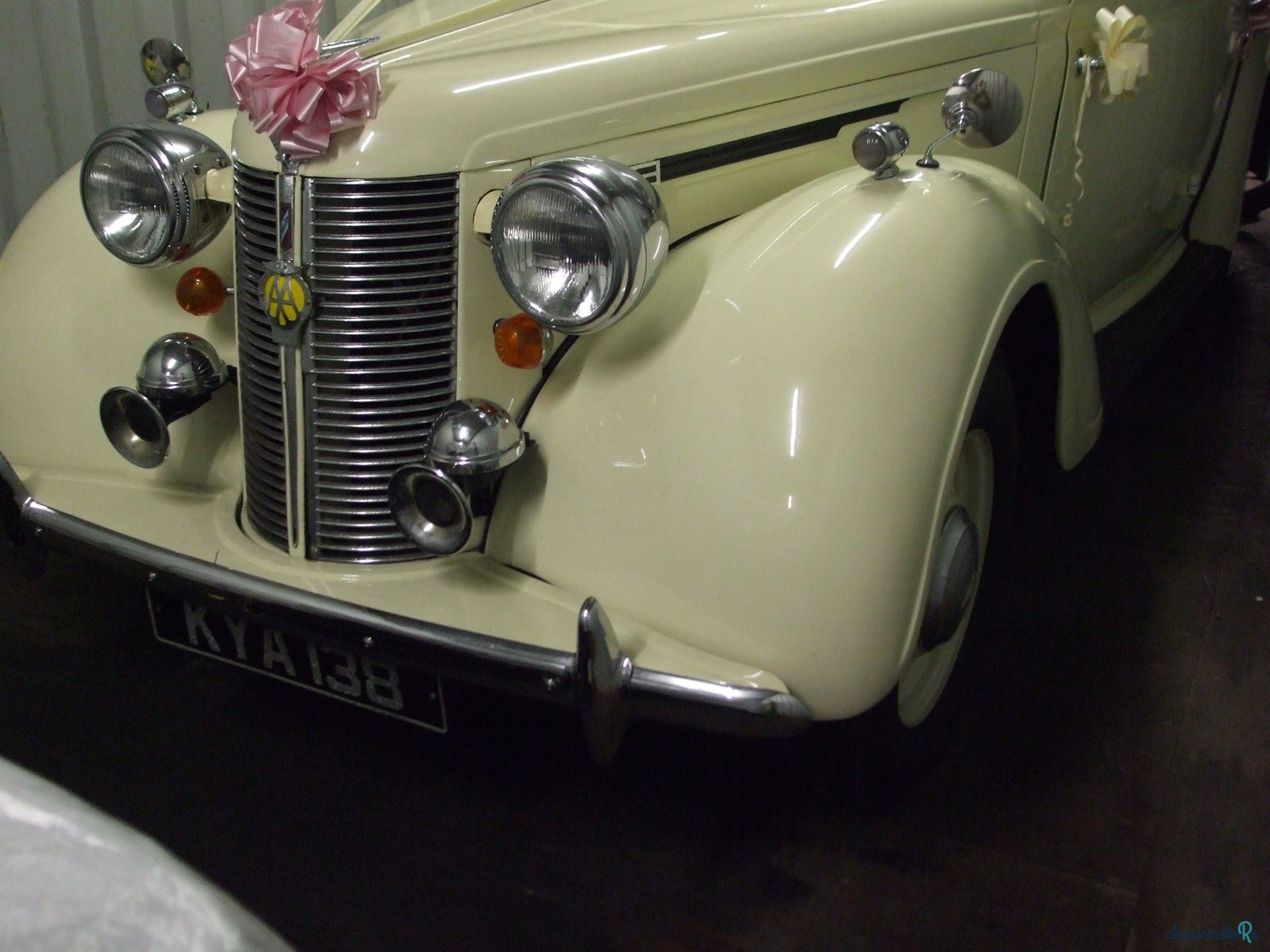 1948' Austin Saloon photo #2