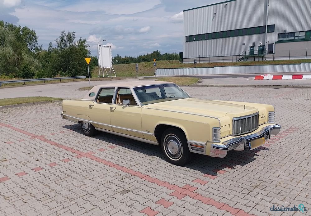 1975' Lincoln Continental photo #4