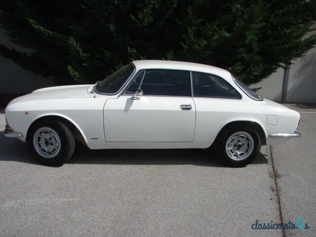 1971' Alfa Romeo Gt Junior photo #2