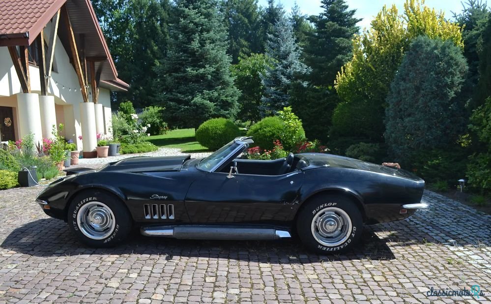 1969' Chevrolet Corvette photo #2