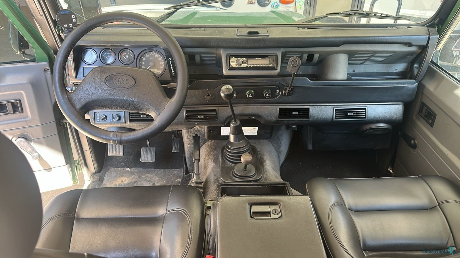 1996' Land Rover Defender 110 photo #5