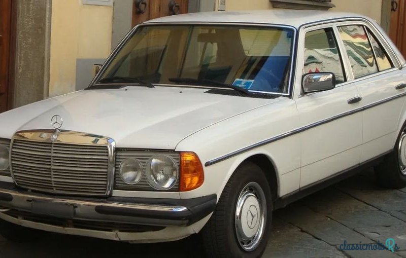 1977' Mercedes-Benz W123 photo #2