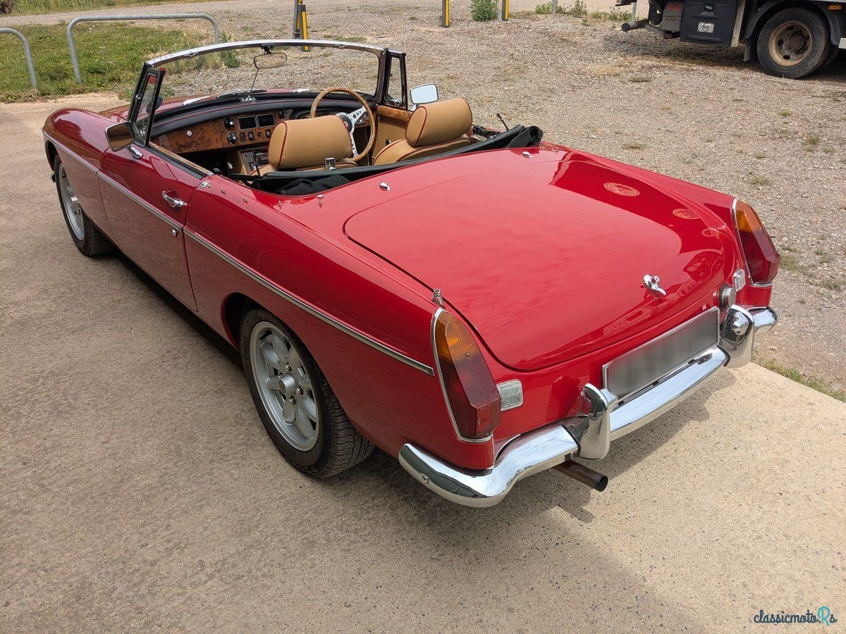 1970' MG MGB photo #5