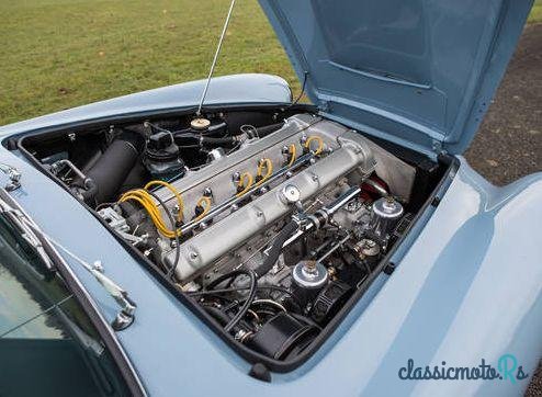 1960' Aston Martin DB4 Series Ii photo #2