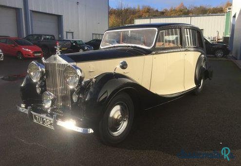 1949' Rolls-Royce Silver Wraith Hooper Limo. photo #3