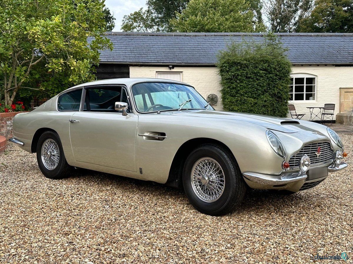 1968' Aston Martin DB6 photo #3