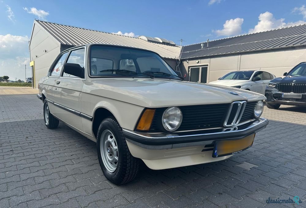 1980' BMW Seria 3 316 photo #1