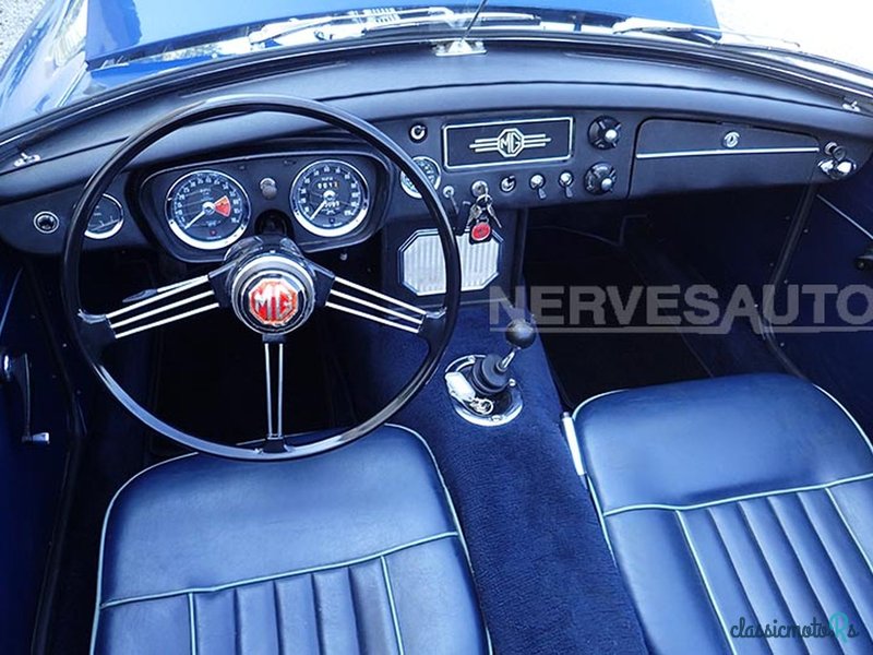 1966' MG B Spider photo #6