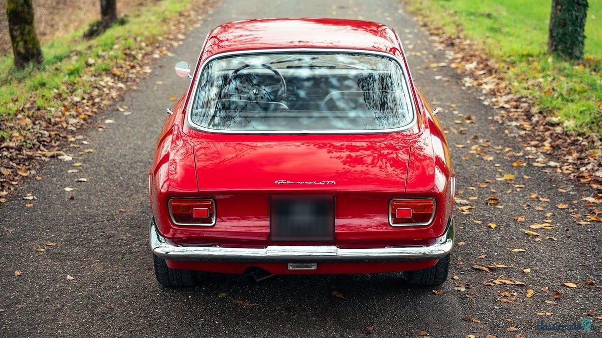 1965' Alfa Romeo Giulia photo #5