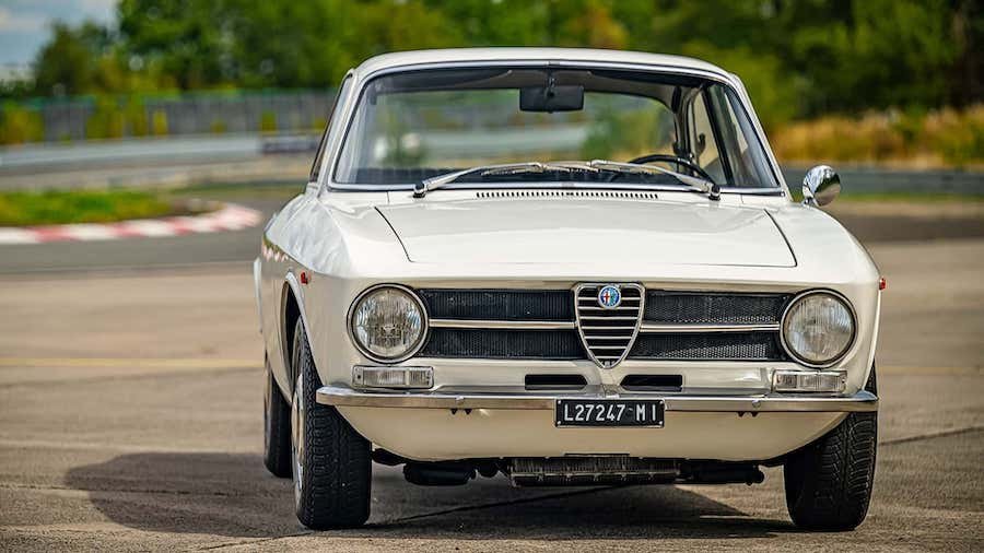 Alfa Romeo Giulia GT 1300 Junior (1970): recordamos este coupé asequible