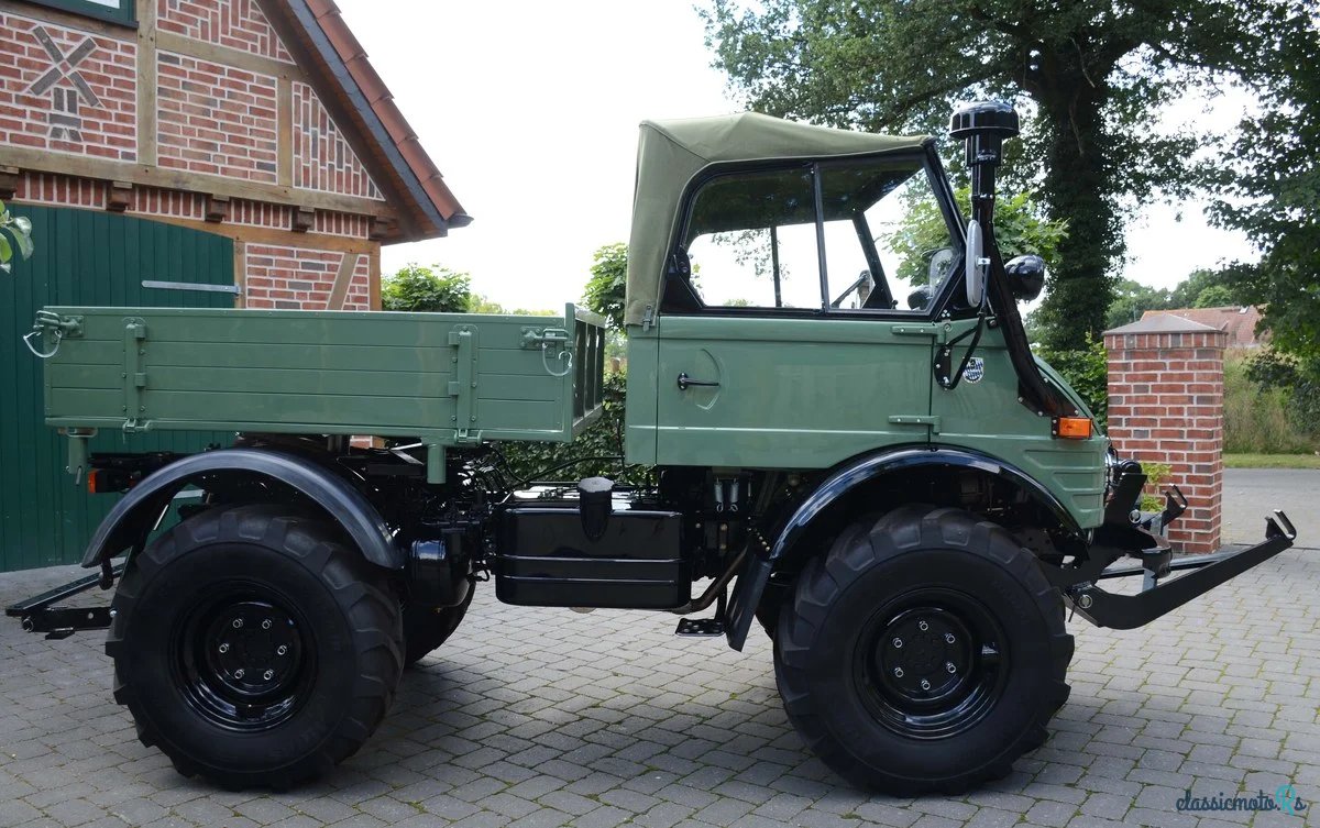 1983' Unimog U 421 photo #1