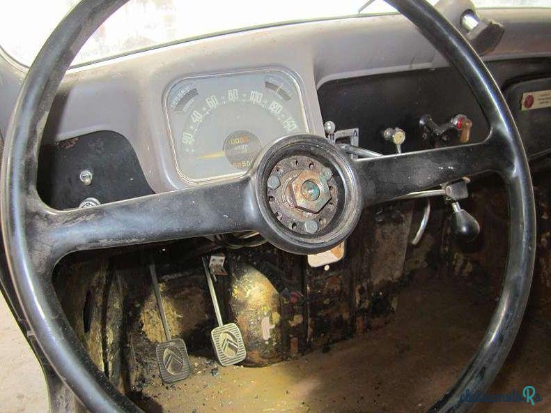 1952' Citroen Traction photo #1