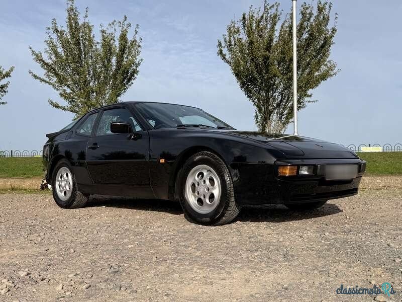 1987' Porsche 944 photo #1