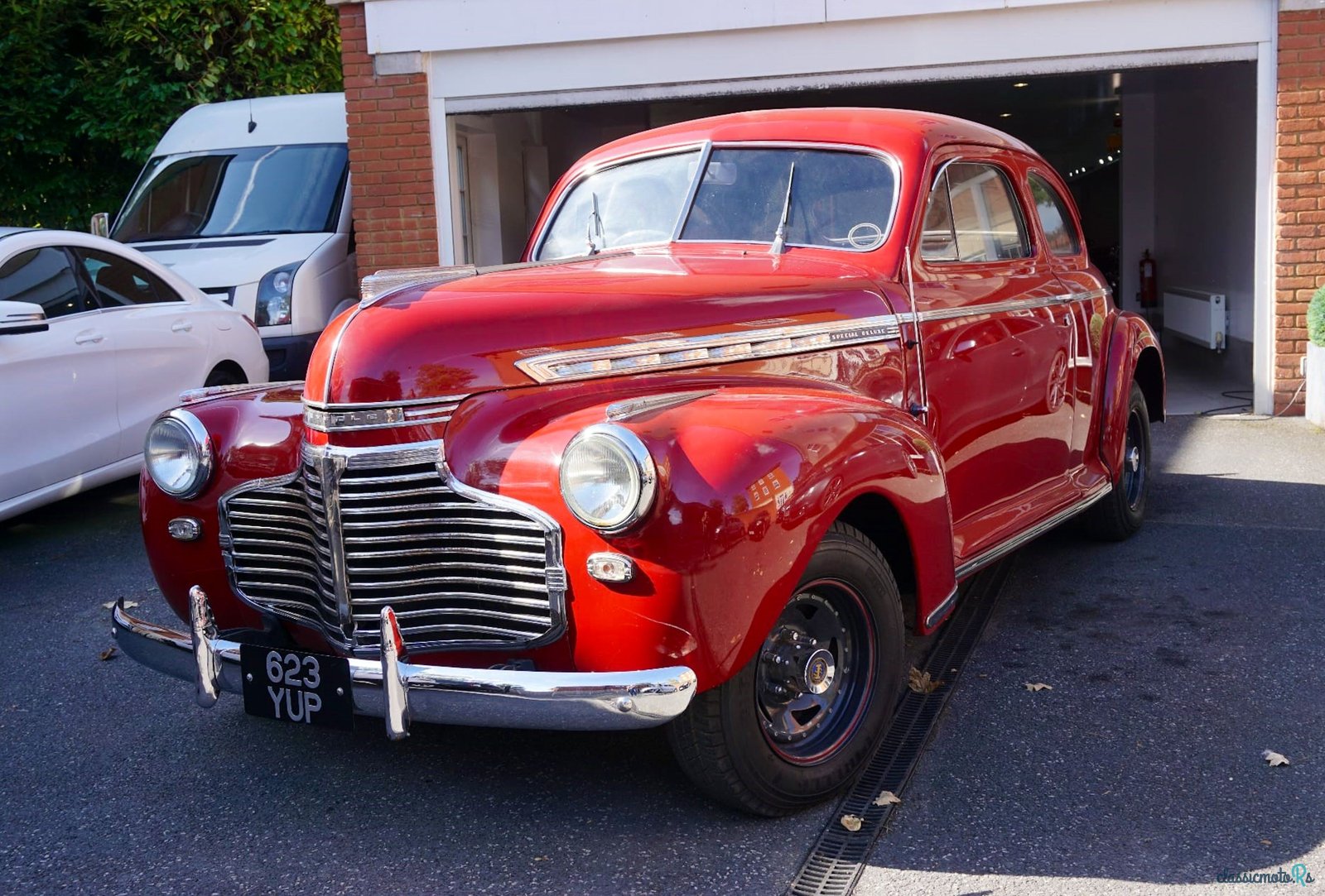 1941' Chevrolet Deluxe photo #2