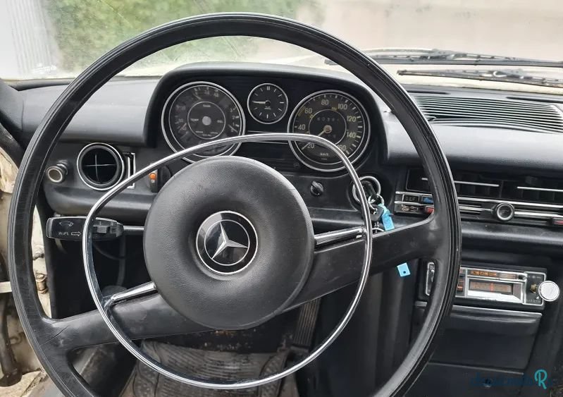 1972' Mercedes-Benz W123 photo #3