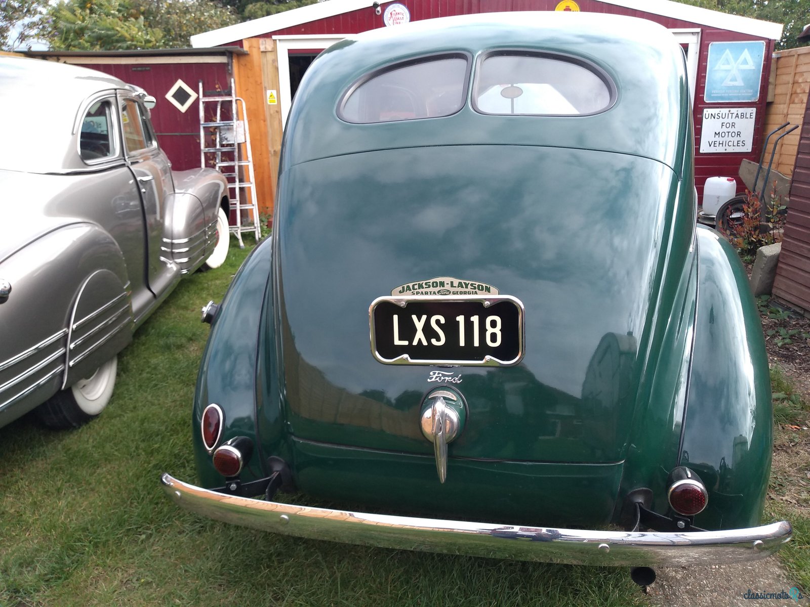 1939' Ford Standard 2 Door Sedan photo #4
