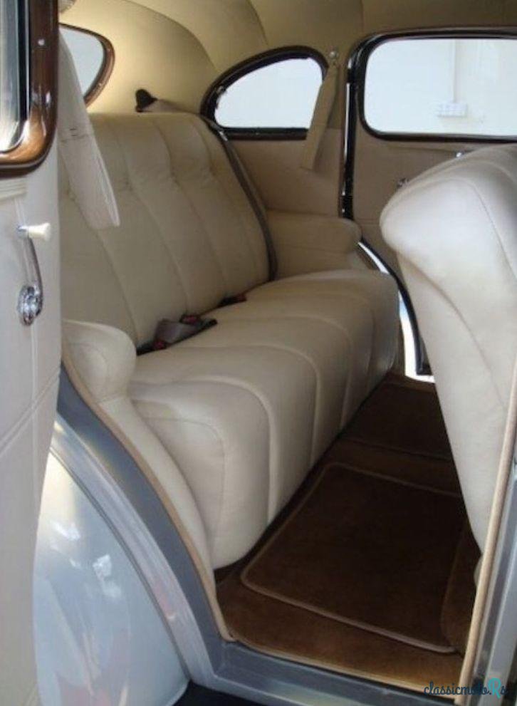 1939' Dodge Sedan photo #1