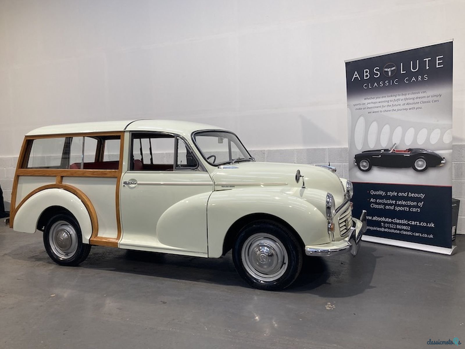 1971' Morris Minor Traveller photo #1