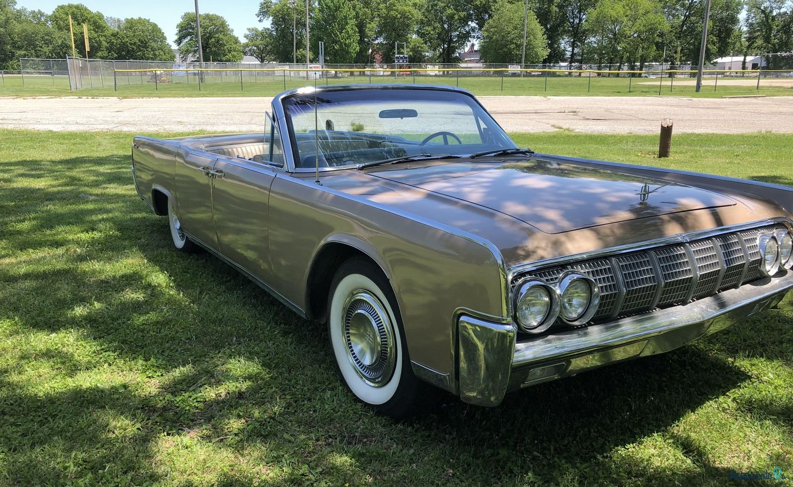 1964' Lincoln Continental photo #2