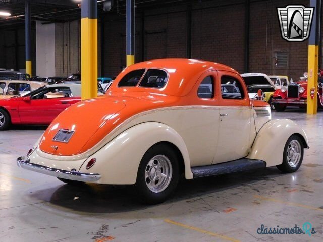 1937' Ford photo #4