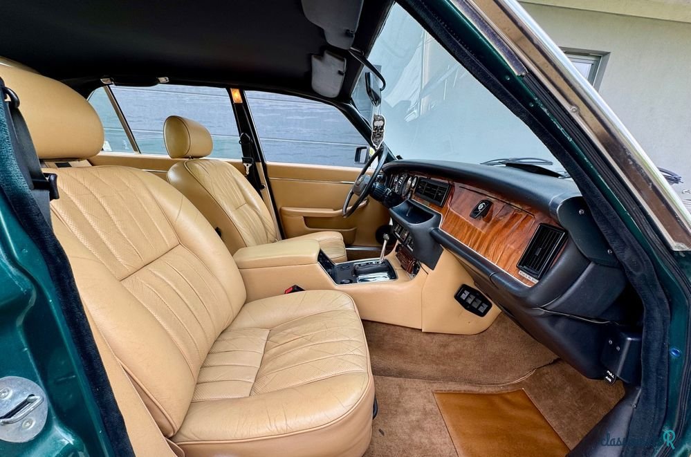1980' Jaguar XJ photo #6