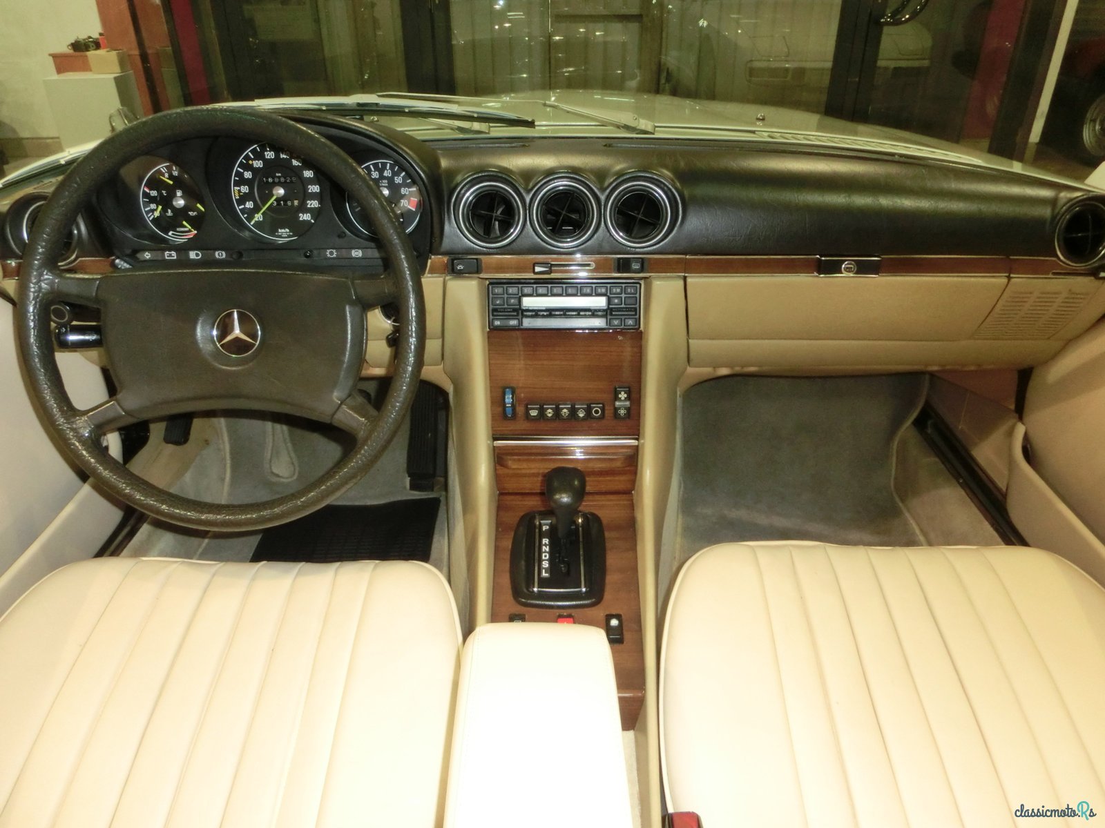 1982' Mercedes-Benz 280SL ROADSTER R107 photo #5