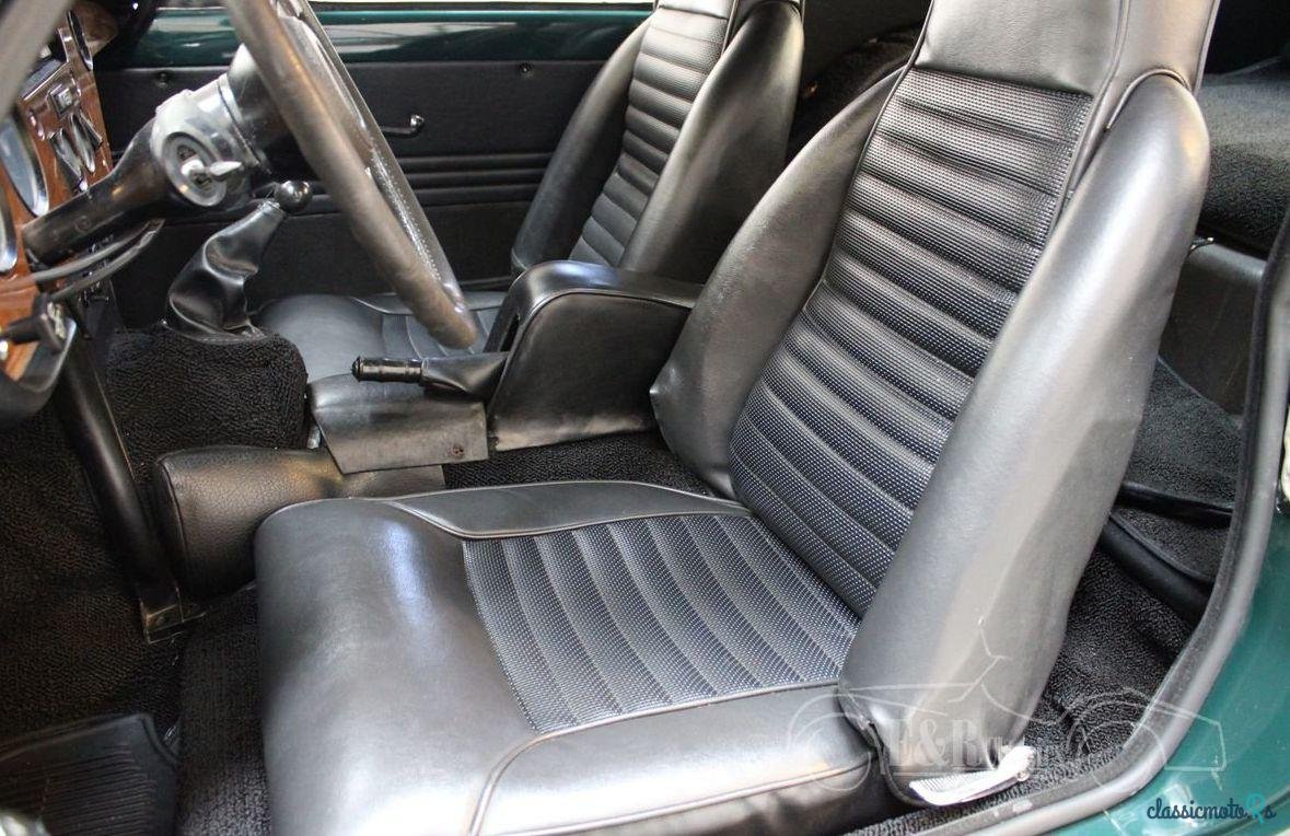 1969' Triumph GT6 photo #3