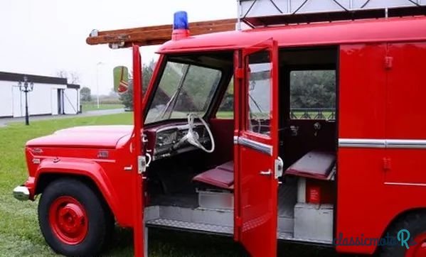 1969' Kaiser Gladiator photo #5