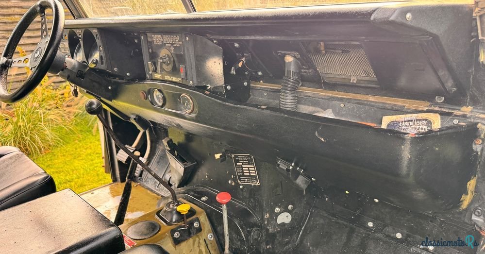 1974' Land Rover photo #3