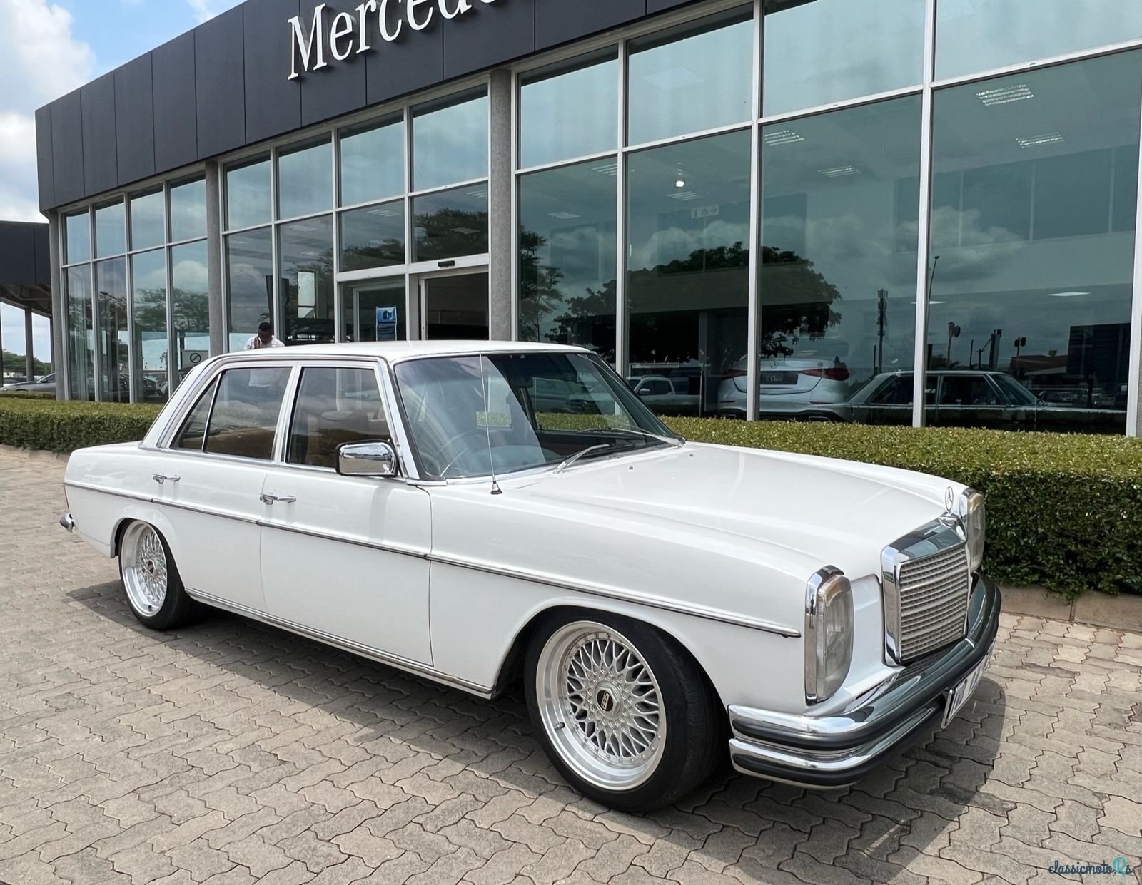1976' Mercedes-Benz W115 photo #1