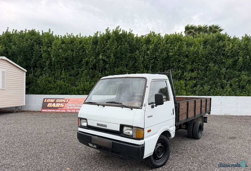 1985' Mazda E 2200 photo #1