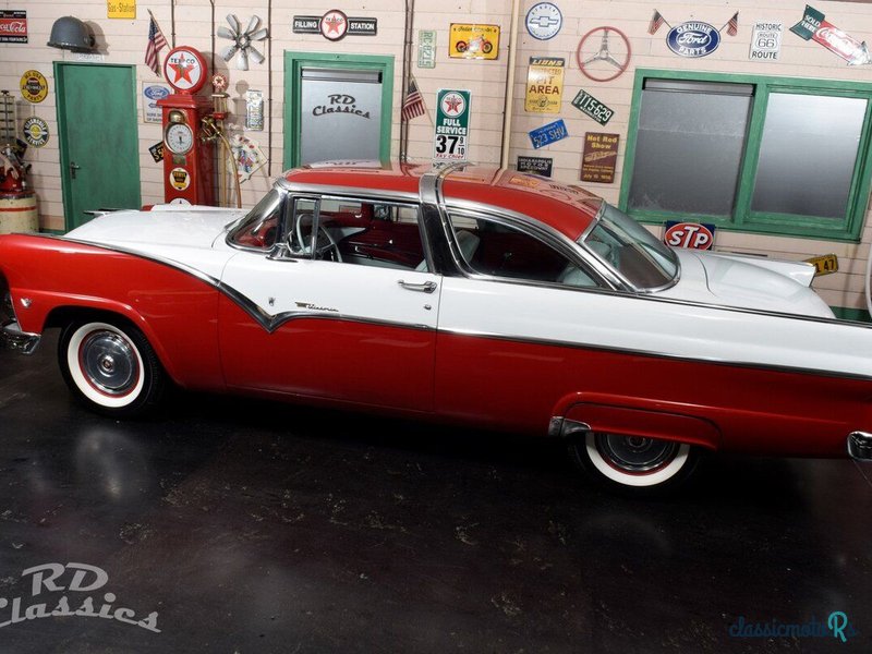 1955' Ford Fairlane photo #1