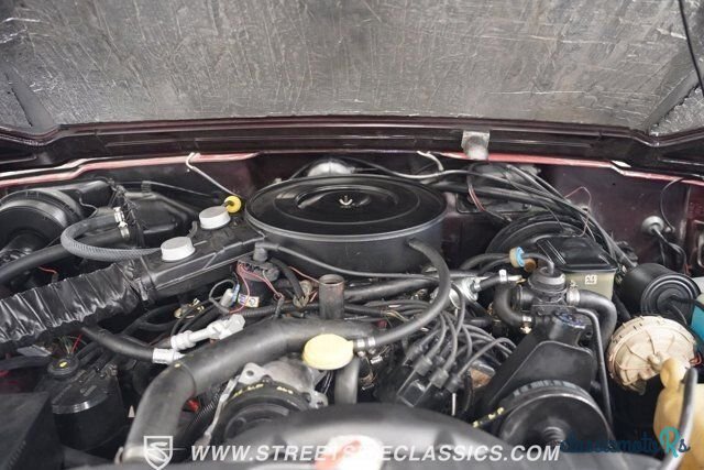 1989' Jeep Grand Wagoneer photo #3