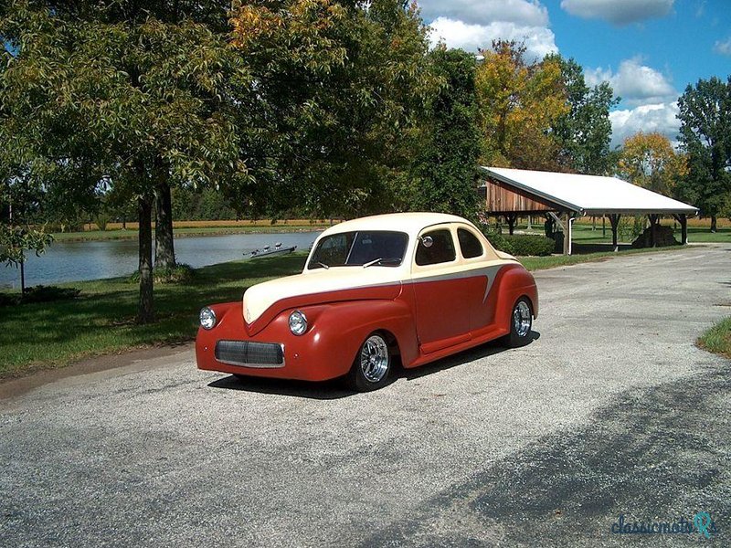 1941' Ford Deluxe photo #2
