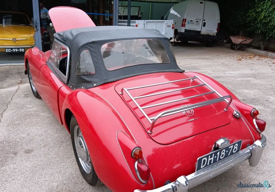 1960' MG MGA photo #2