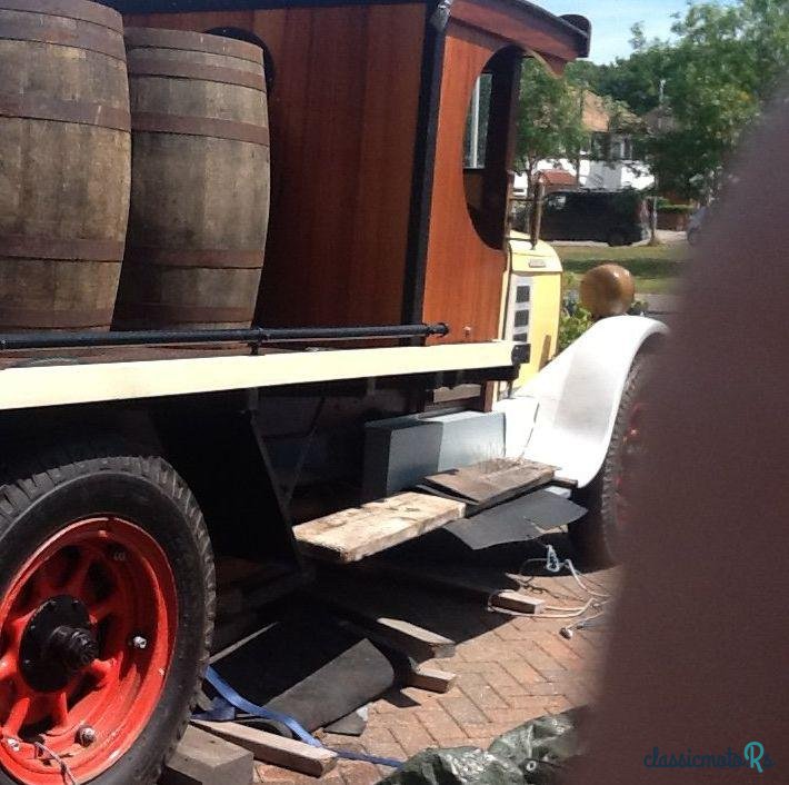 1927' Reo Speedwagon photo #3