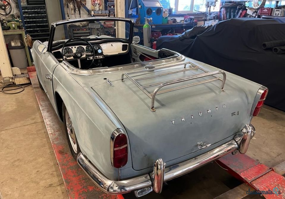 1964' Triumph TR4 photo #6