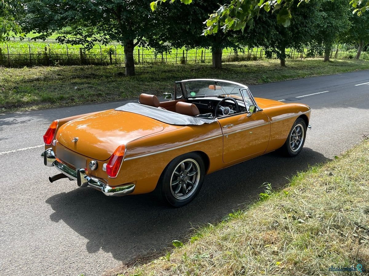 1974' MG MGB photo #5