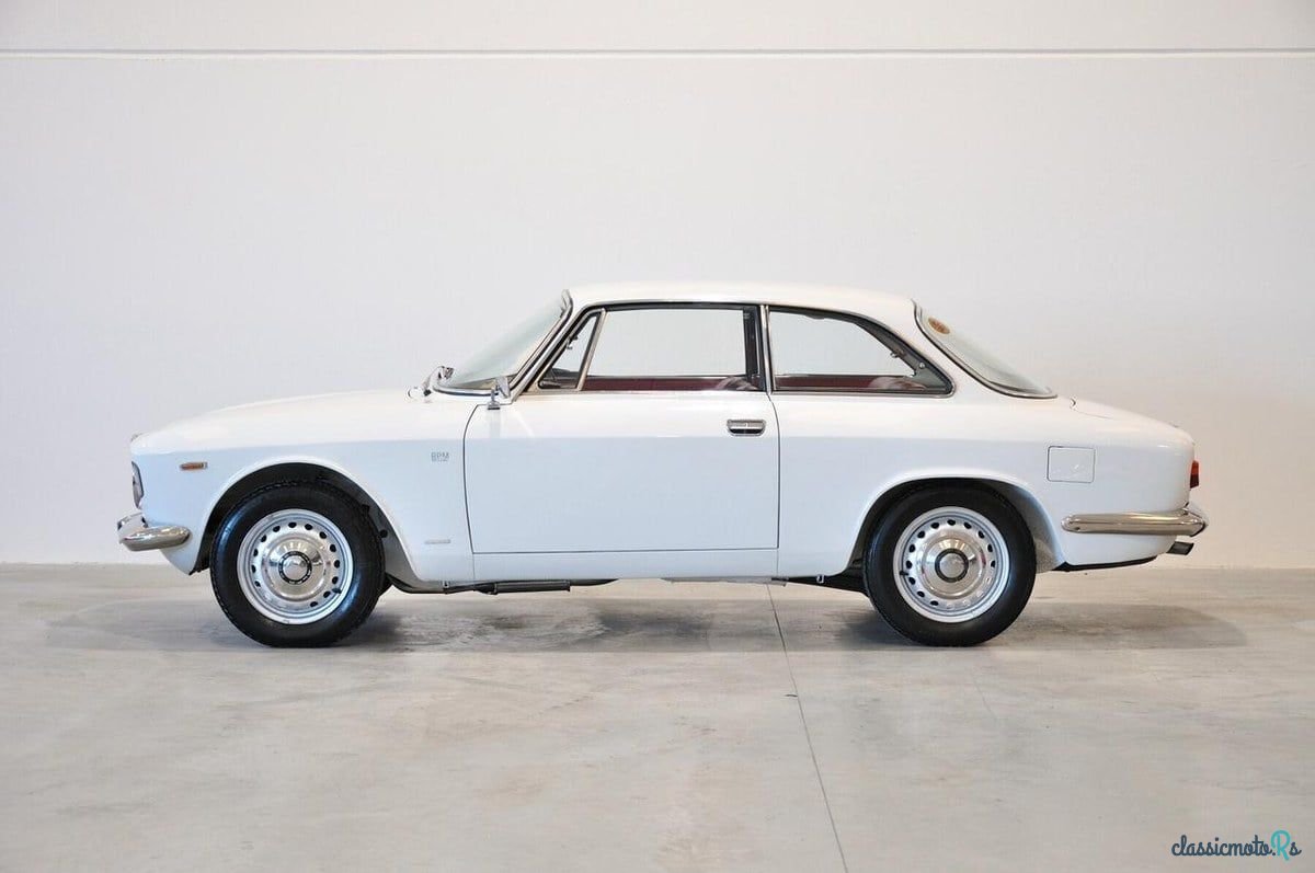 1964' Alfa Romeo GT photo #5