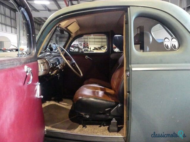 1940' Ford Deluxe photo #2