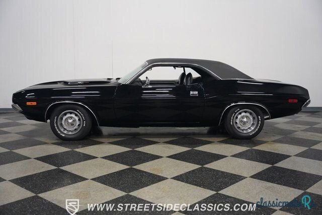 1972' Dodge Challenger photo #2