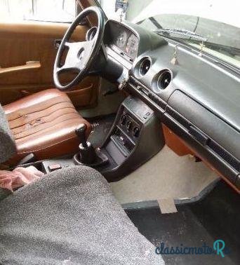 1976' Mercedes-Benz W123 photo #2