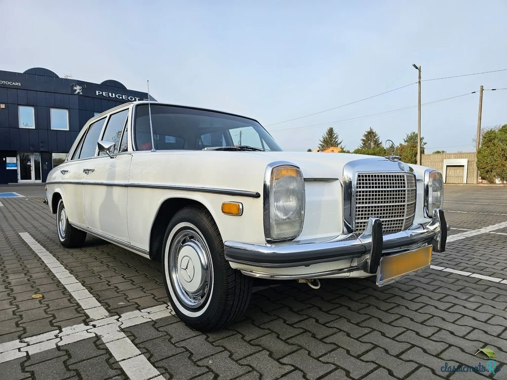 1969' Mercedes-Benz W114 photo #1