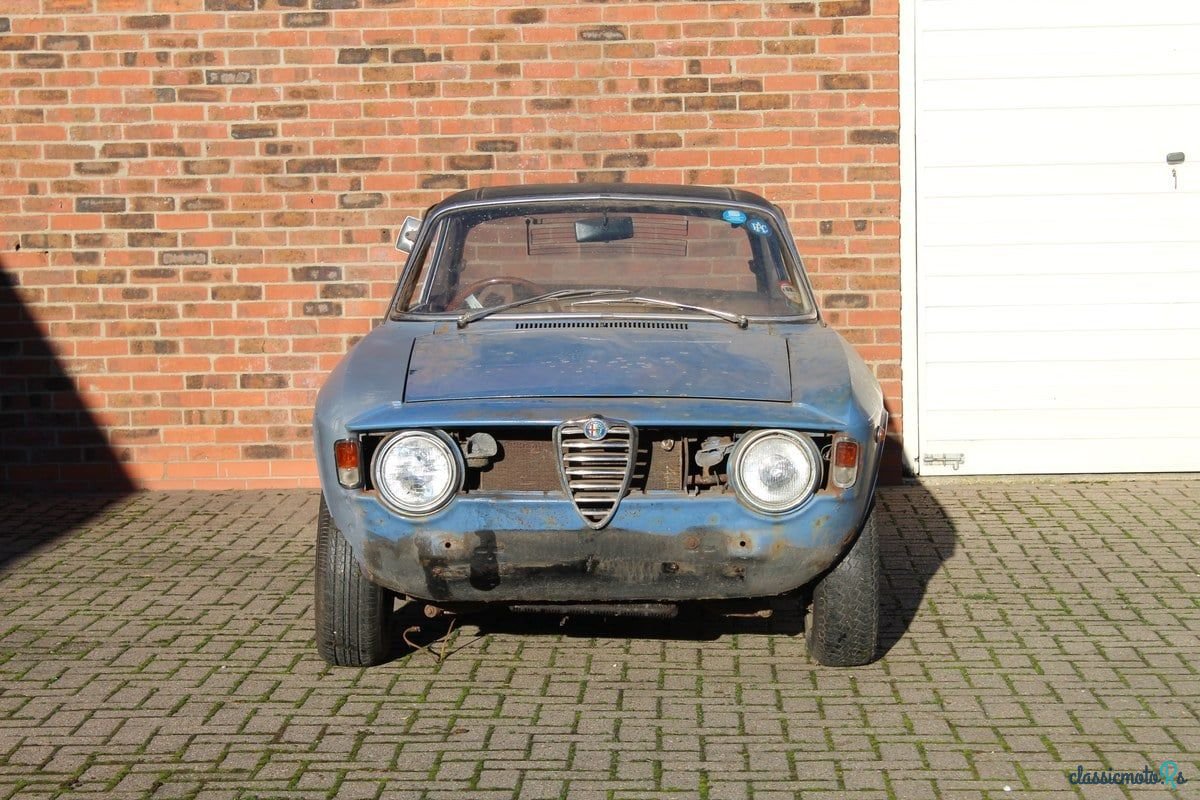 1968' Alfa Romeo GT photo #3