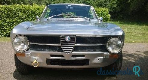 1971' Alfa Romeo Giulia Gtv photo #3